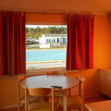 Natur Camping Bungalow T2 - 12 בית נופש פטיאס